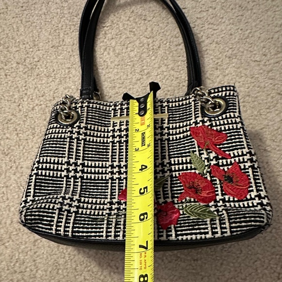 Liz Claiborne Black and White Plaid Shoulder Bag with Red Floral Embroidery - Picture 7 of 8